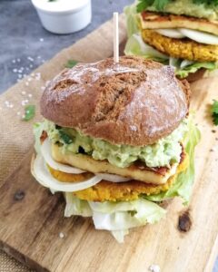 Burger mit Liebkost Käse und Blumenkohl-Pattie