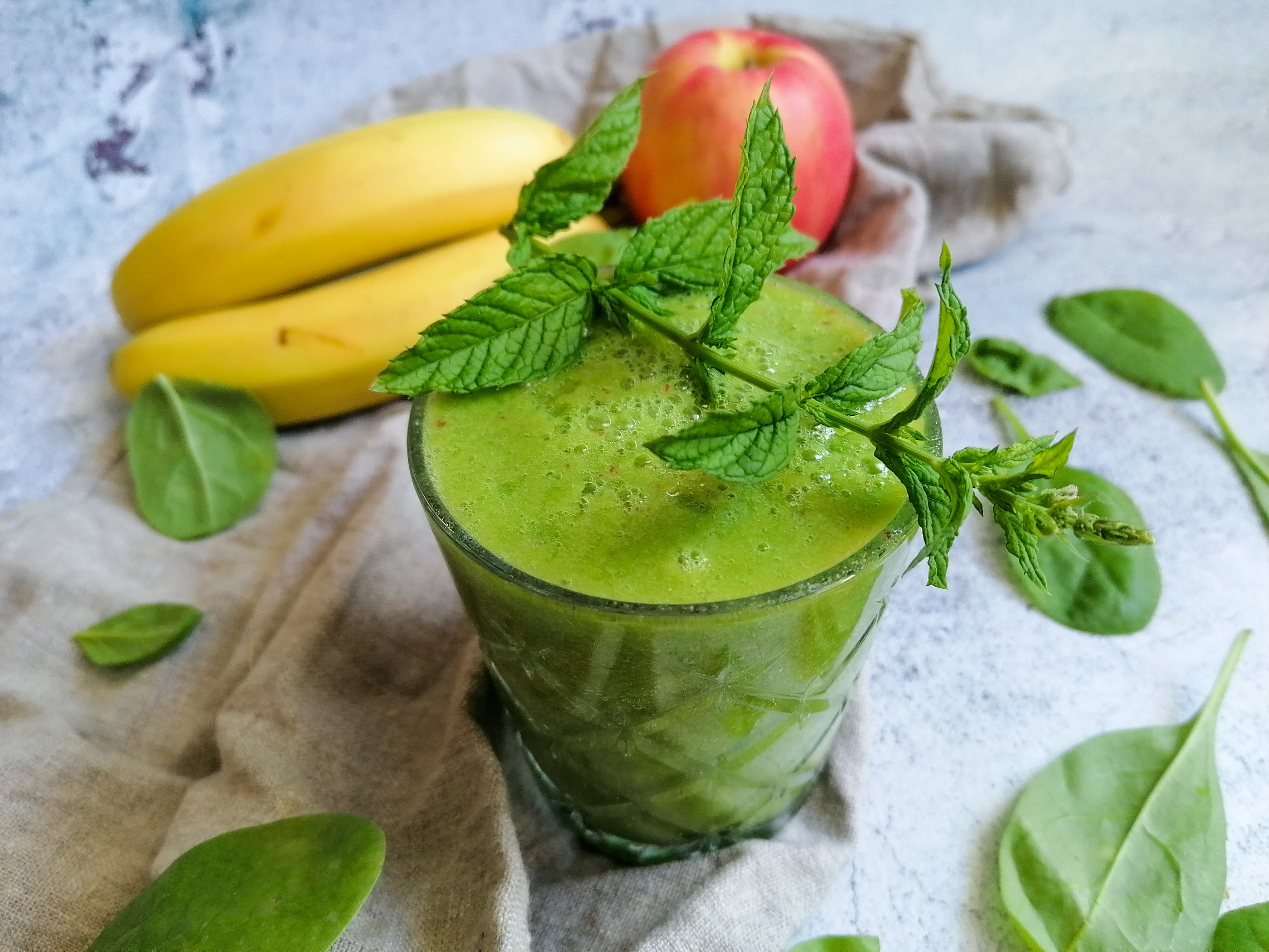 Grüner Smoothie Rezept mit Spinat und Minze