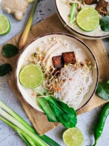 Tom Kha Gai Suppe vegetarisch mit Kokosmilch