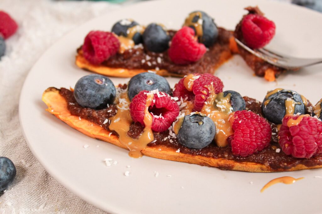 Süßkartoffel getoastet mit Früchten