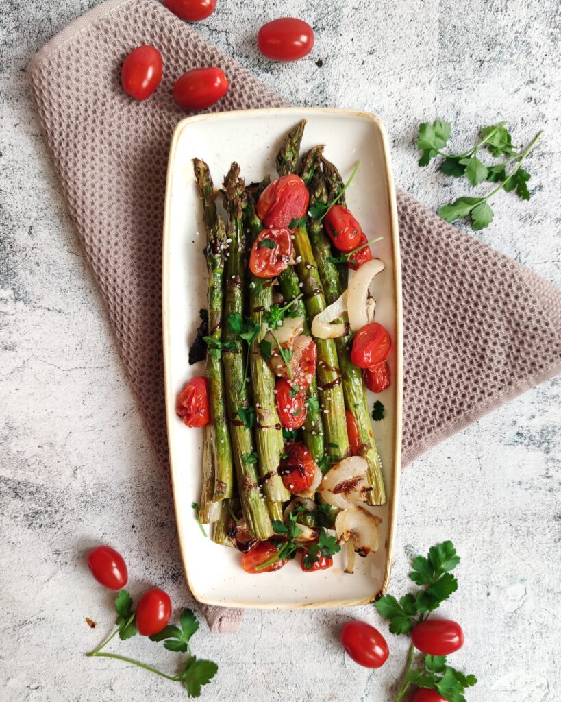 Grüner Spargel aus dem Ofen