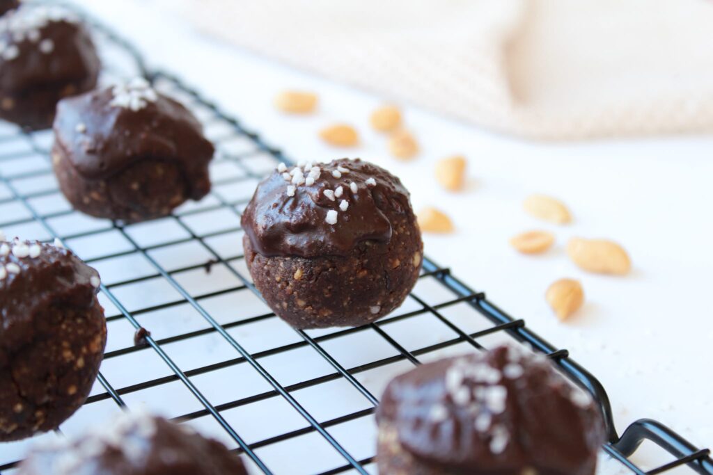 Vegane Snickers Energy Balls