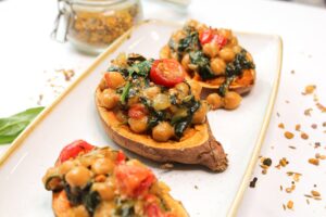Süßkartoffel gefüllt mit Spinat und Kichererbsen|vegane gefüllte Süßkartoffeln