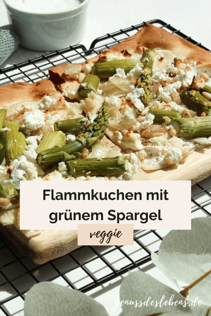 Flammkuchen mit grünem Spargel und Tomaten