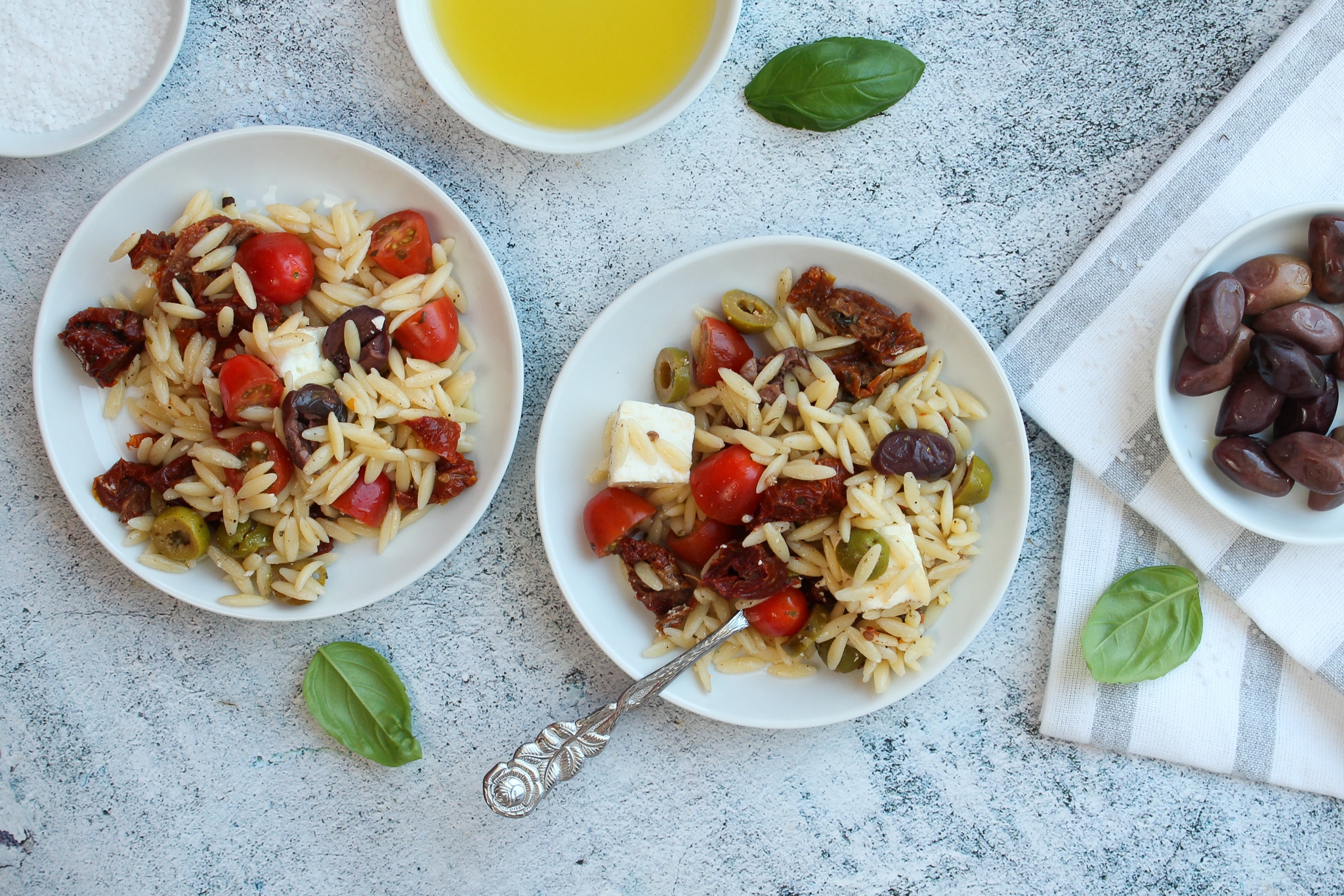 Griechische Kritharaki mit Feta und Tomaten