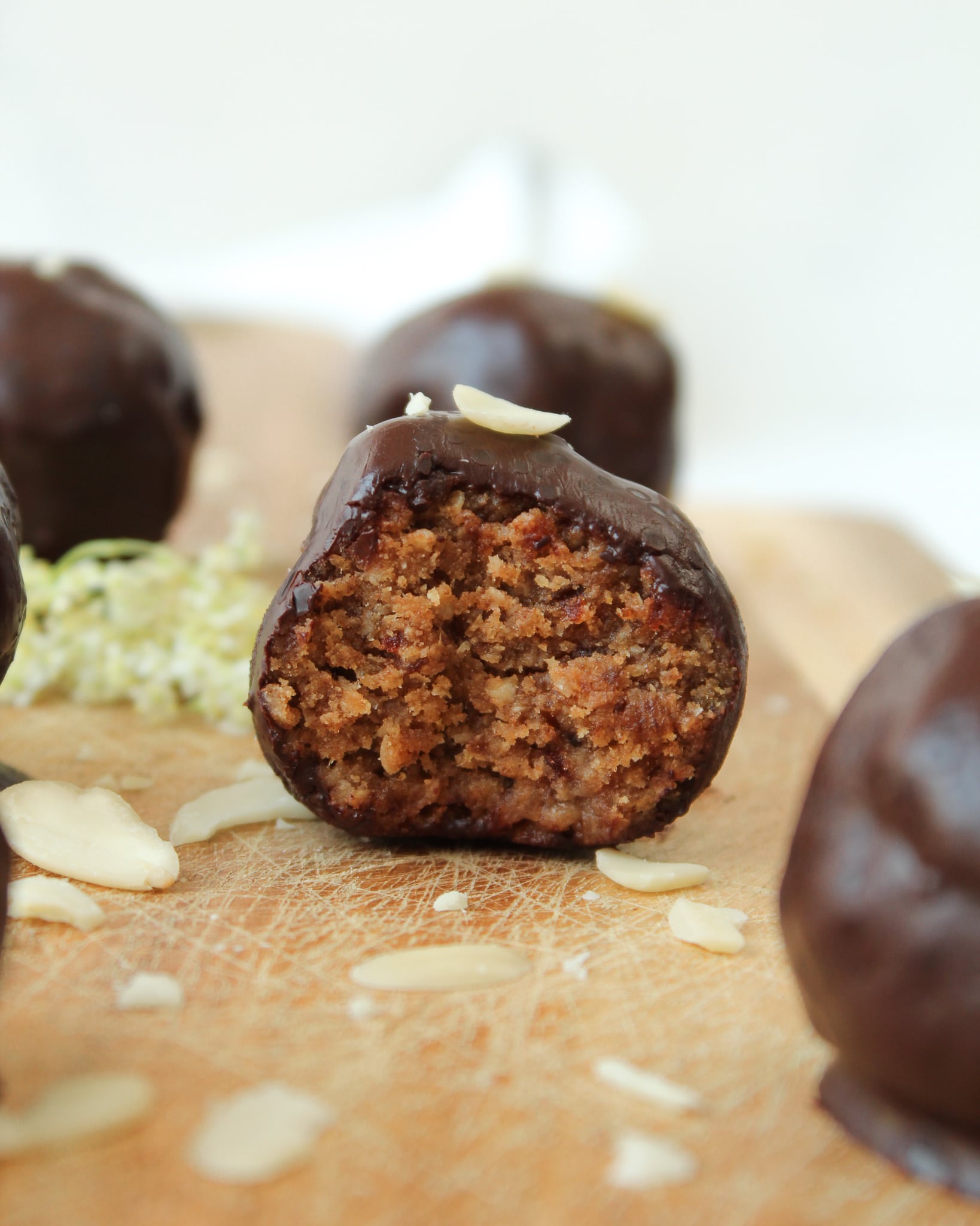 Energy Balls mit Haferflocken und Datteln