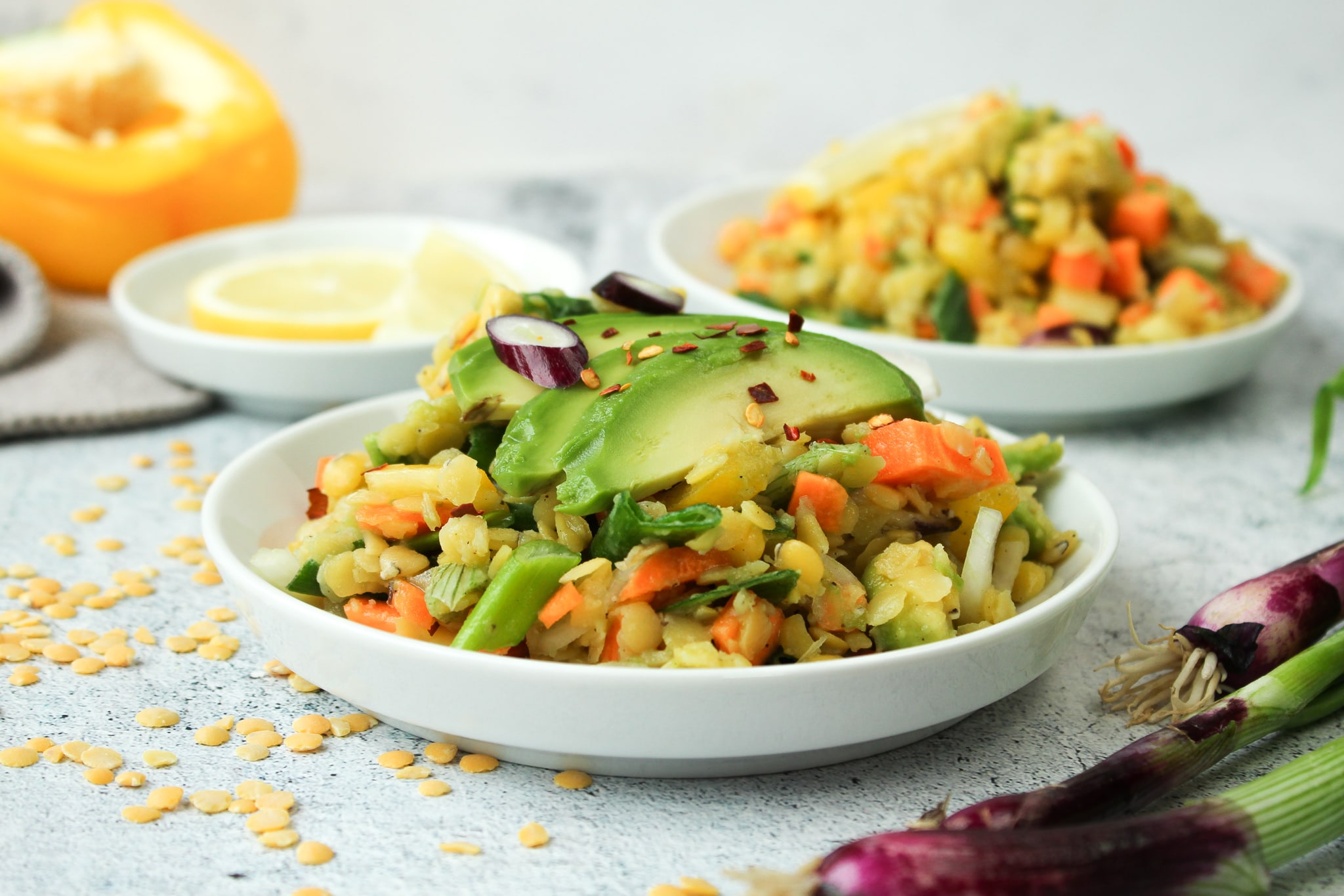 veganer gelbe Linsen Salat mit Avocado|Salat mit Avocado und gelben Linsen